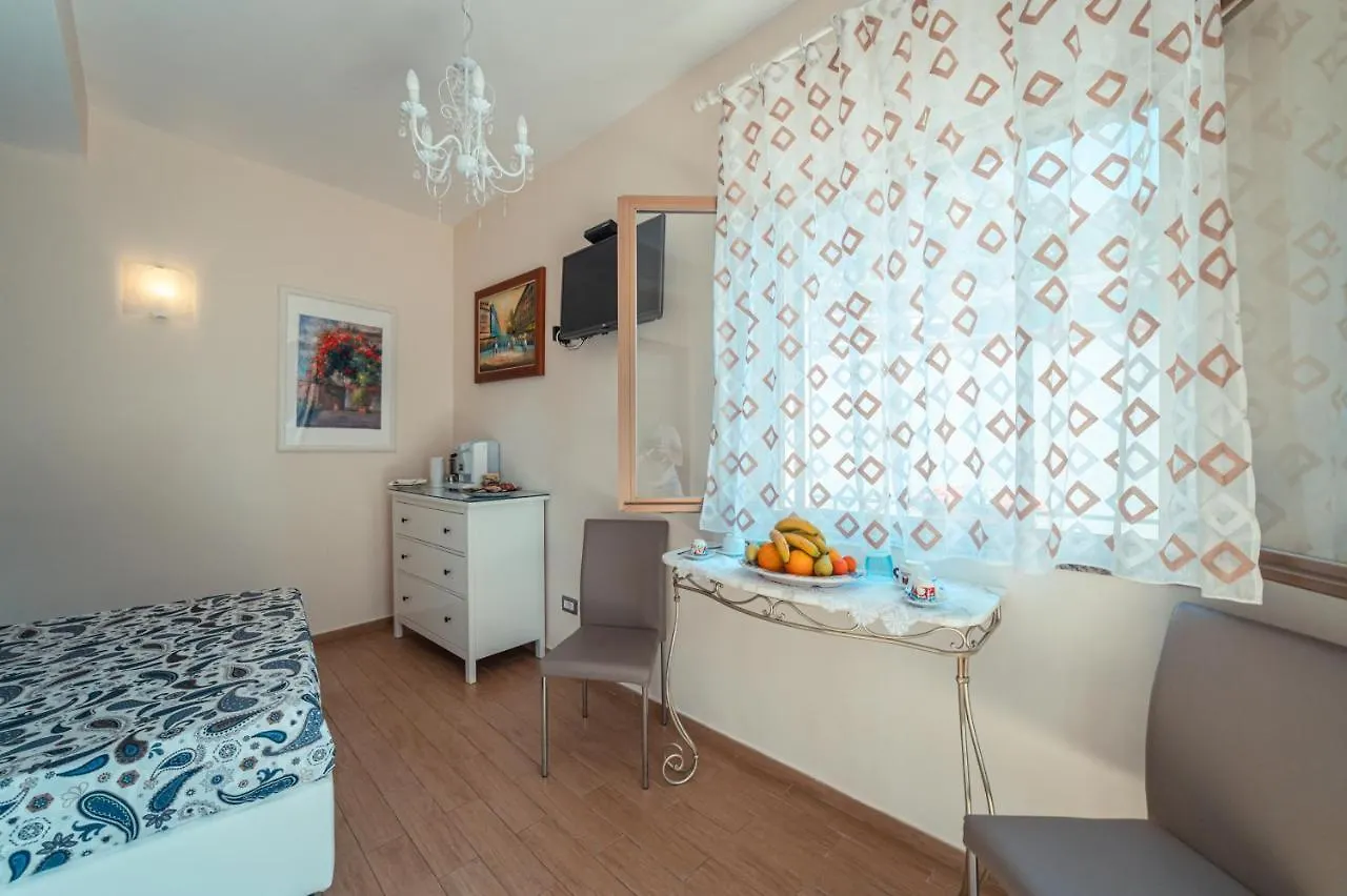 Elegant R&B Floridia Bed & Breakfast Taormina