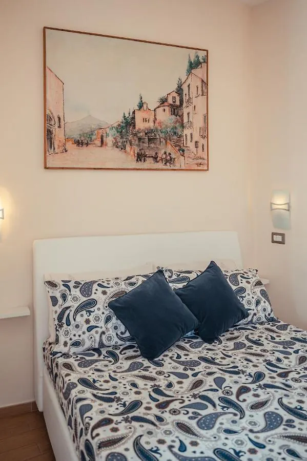 Elegant R&B Floridia Bed & Breakfast Taormina